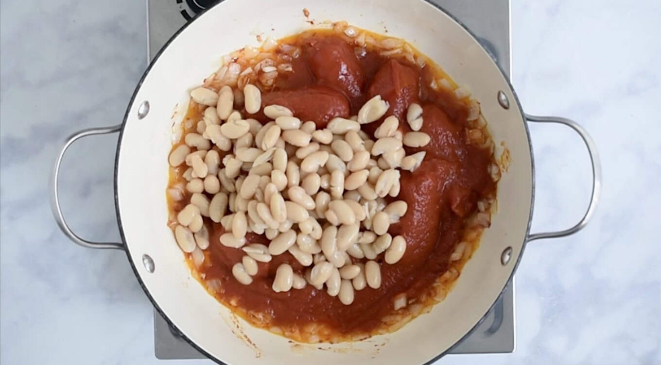 Cannellini beans and tomatoes