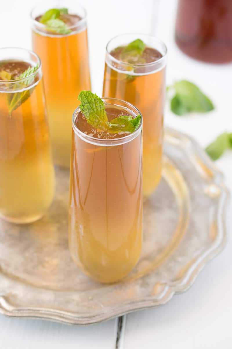 This Early Grey ginger spritzer is a light, refreshing summery drink made of just Earl Grey tea and non alcoholic ginger beer. A simple 2 ingredient drink perfect for sipping on those warmer days or evenings as the sun goes down.