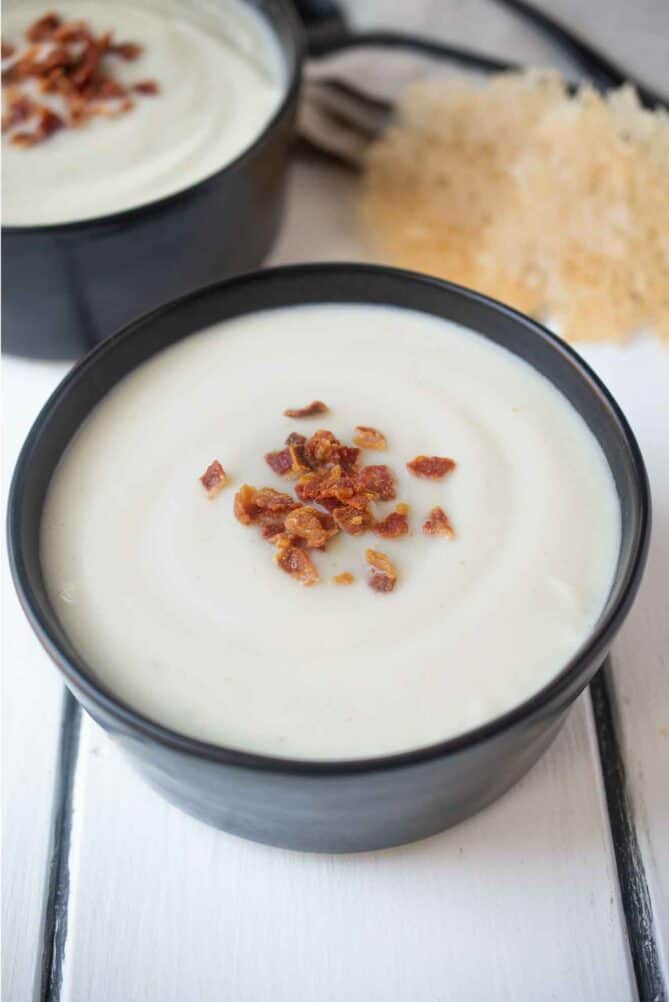 White cauliflower and fennel soup i