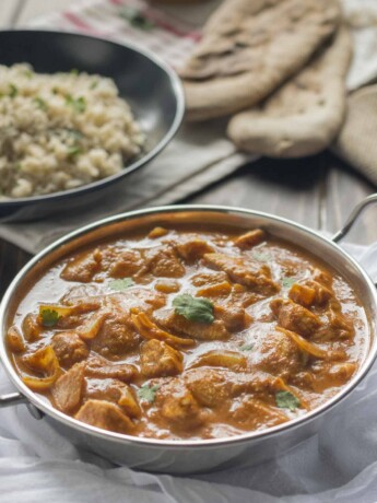 Tender chicken breast pieces in an Indian curry