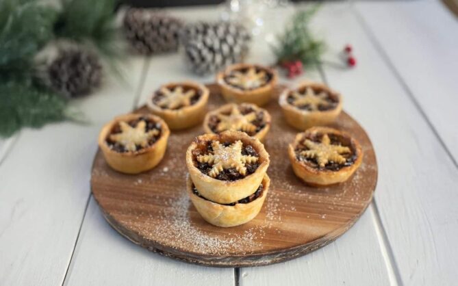 Snowflake decorated mince pies