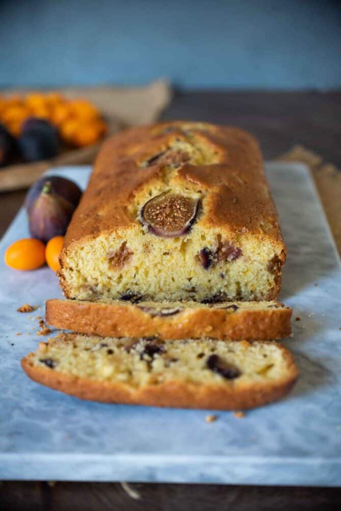 Quickbread with figs and orange