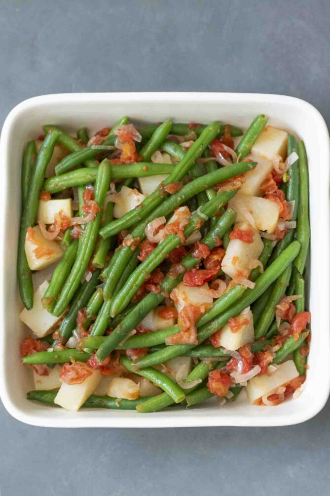 Green beans mixed with tomtoes and potatoes