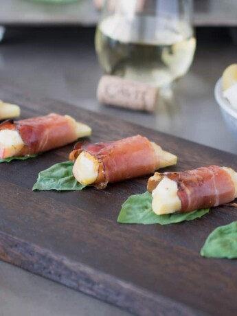 Apple slices with prosciutto, parmesan and basil
