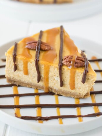 1 slice of pumpkin cheesecake on a plate