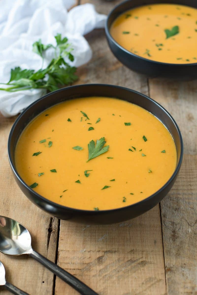 Thai butternut squash soup is the correlation of delicious, seasonal butternut squash, along with the amazing flavors of fresh ginger, Thai  curry paste and coconut milk. This is will be your new favorite fall and winter soup.